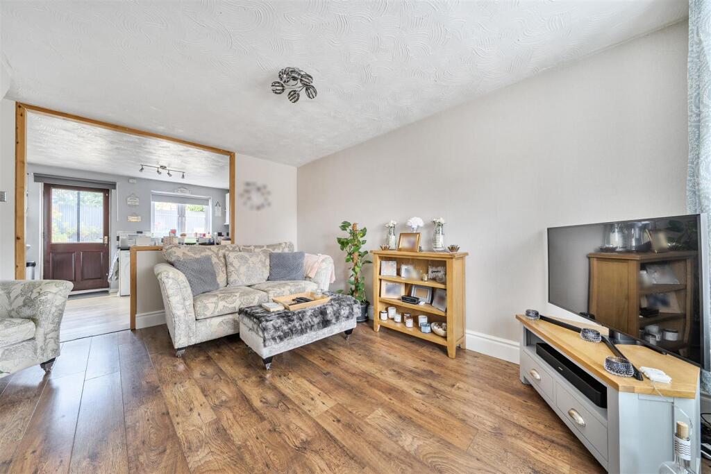 House in Towcester, West Northamptonshire - More