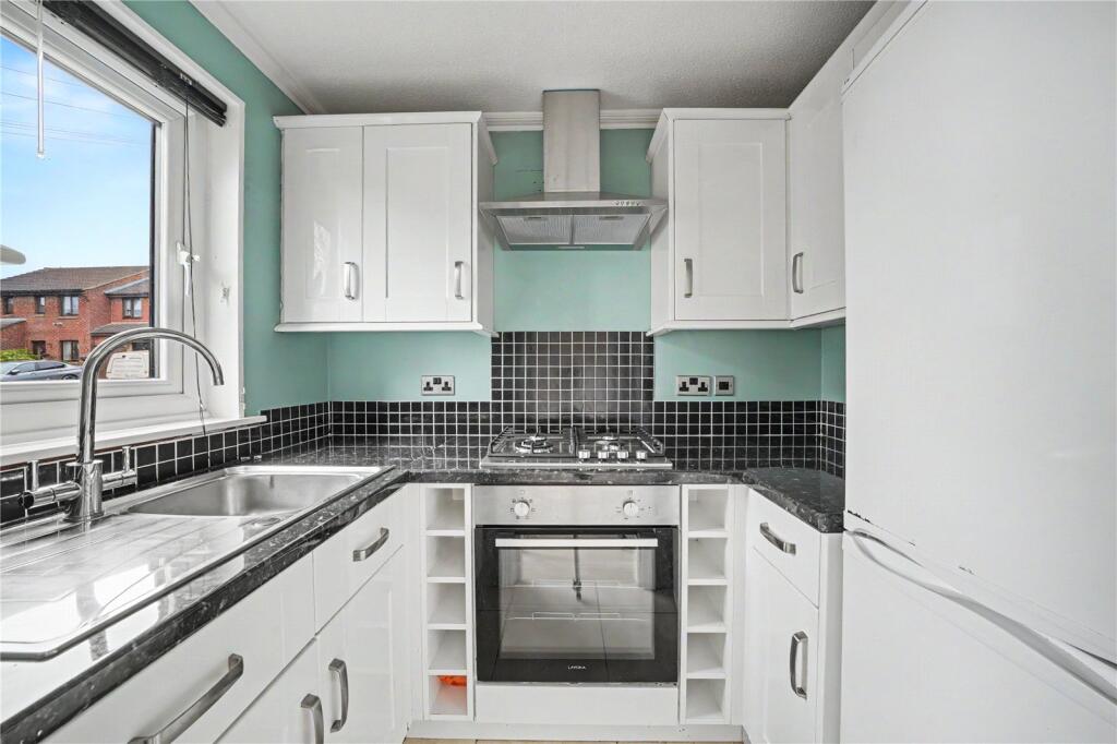 Eavestone Grove, Harrogate, North Yorkshire, HG3 photo 2