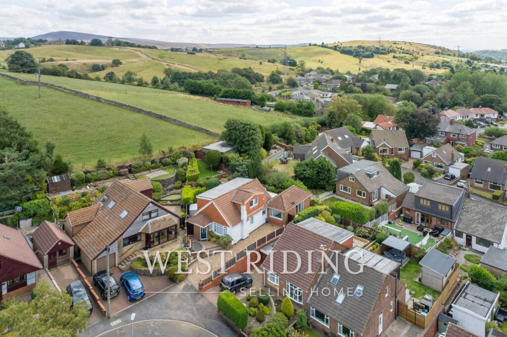 House in Oldham - View 4