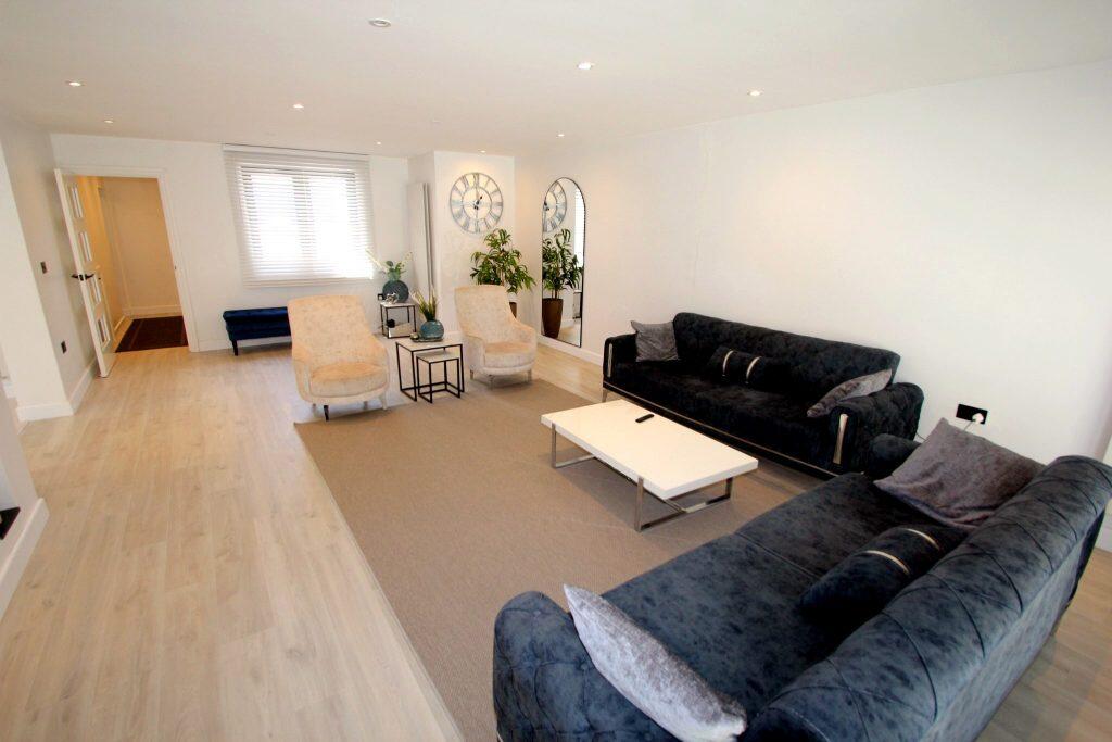 House in Enfield, Brimsdown, Ponders End - View 4