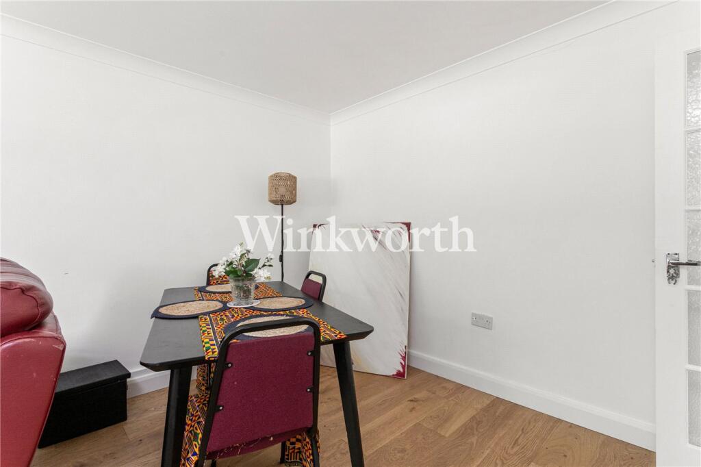 Apartment in London - View 6