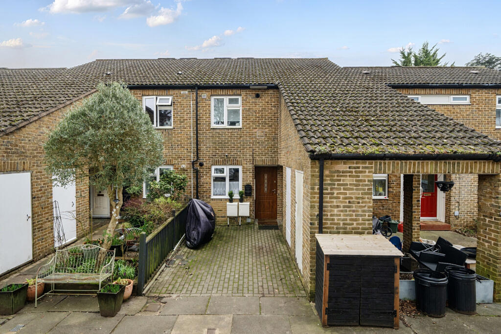 Main image of property: Closemead Close, Northwood, Middlesex