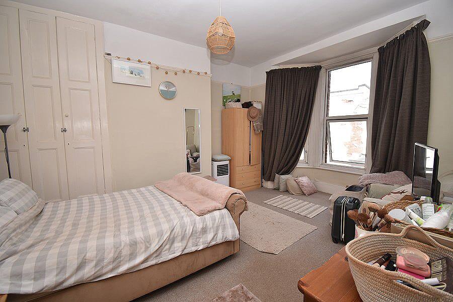 Apartment in Exeter - More