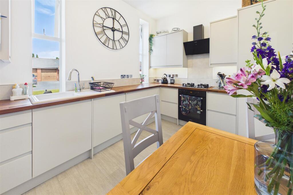 Duesbury Court, Mickleover, Derby photo 4