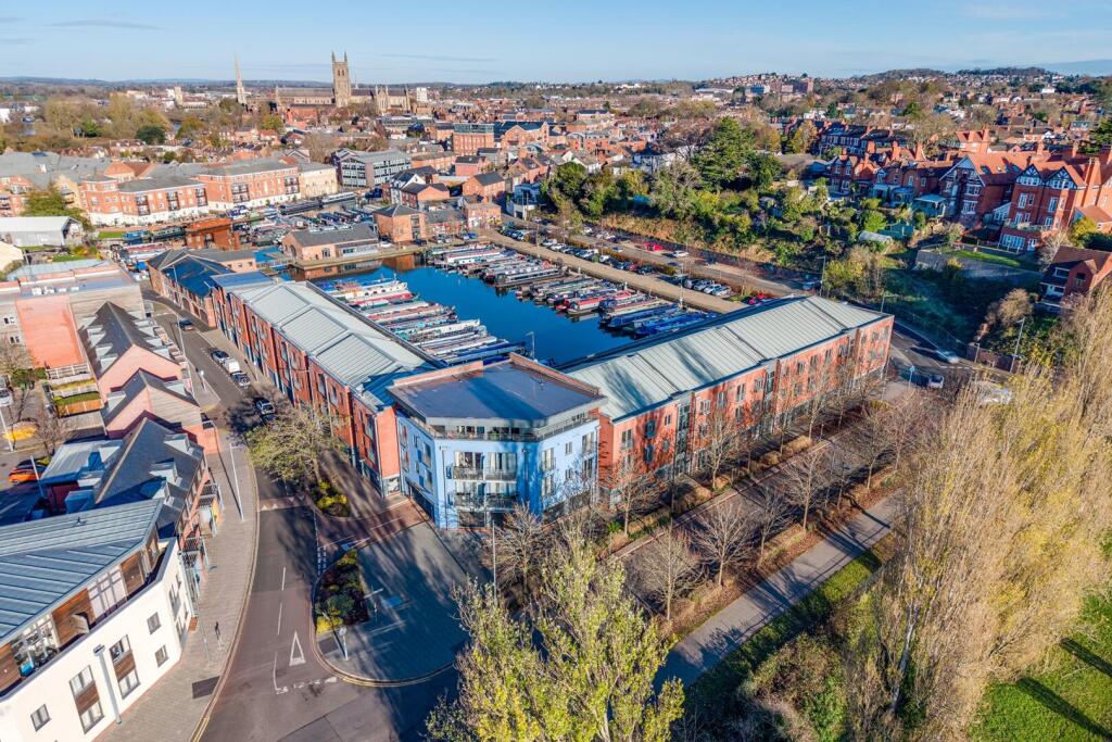 Apartment in Worcester - View 3