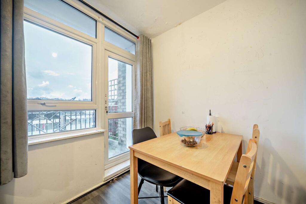 Apartment in London - More