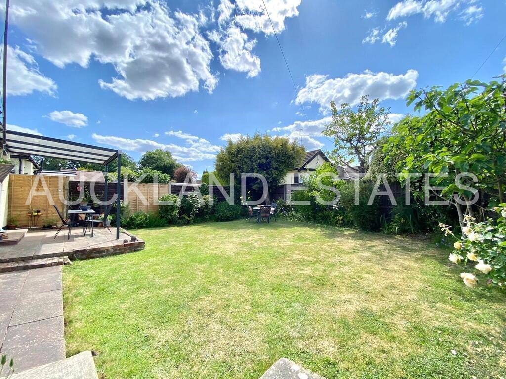 Sherwood Avenue, Potters Bar photo 2