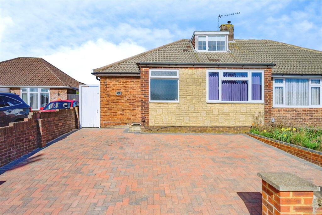 Main image of property: Green Lane, Luton, Bedfordshire, LU2
