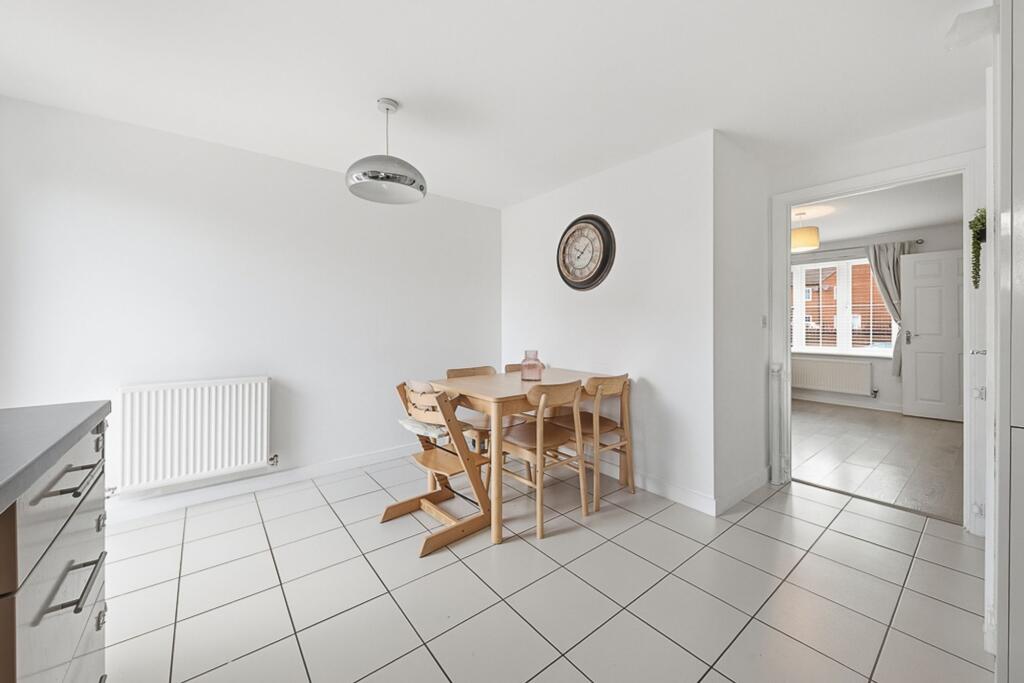 House in Worcester - View 5