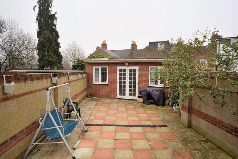 2 bedroom semi-detached house for rent