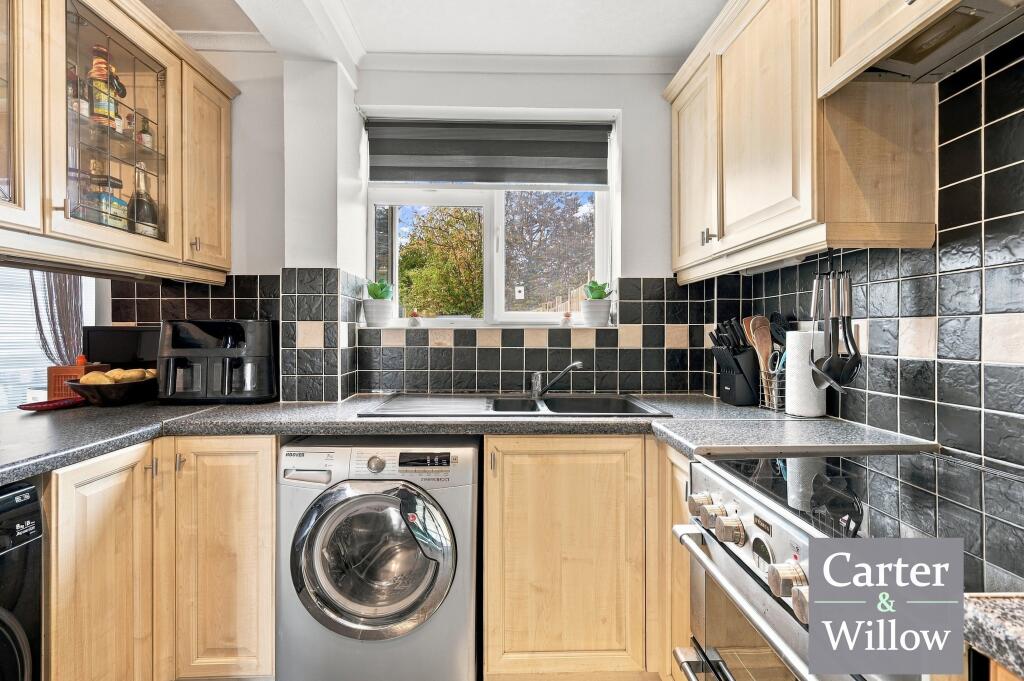 House in Romford - More