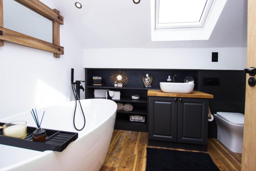 Additional image 11 of 'Hillside Bungalow' Hoddlesden