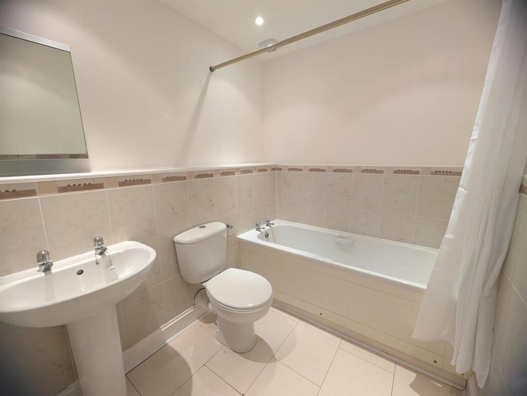 Apartment in Paisley, Inverclyde - More