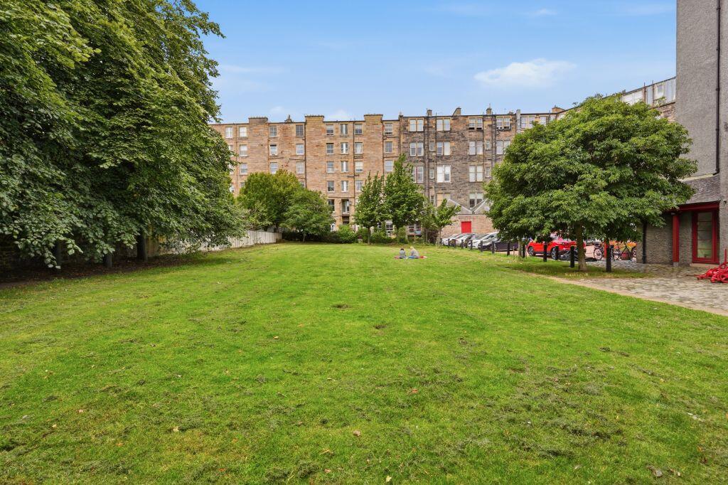 Apartment in Edinburgh - View 4