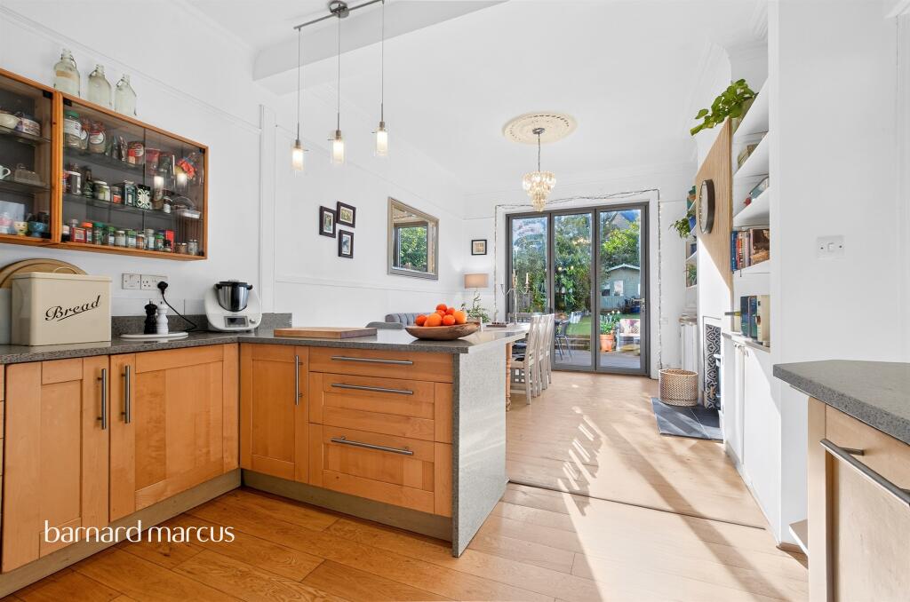 House in London, Muswell Hill - View 4