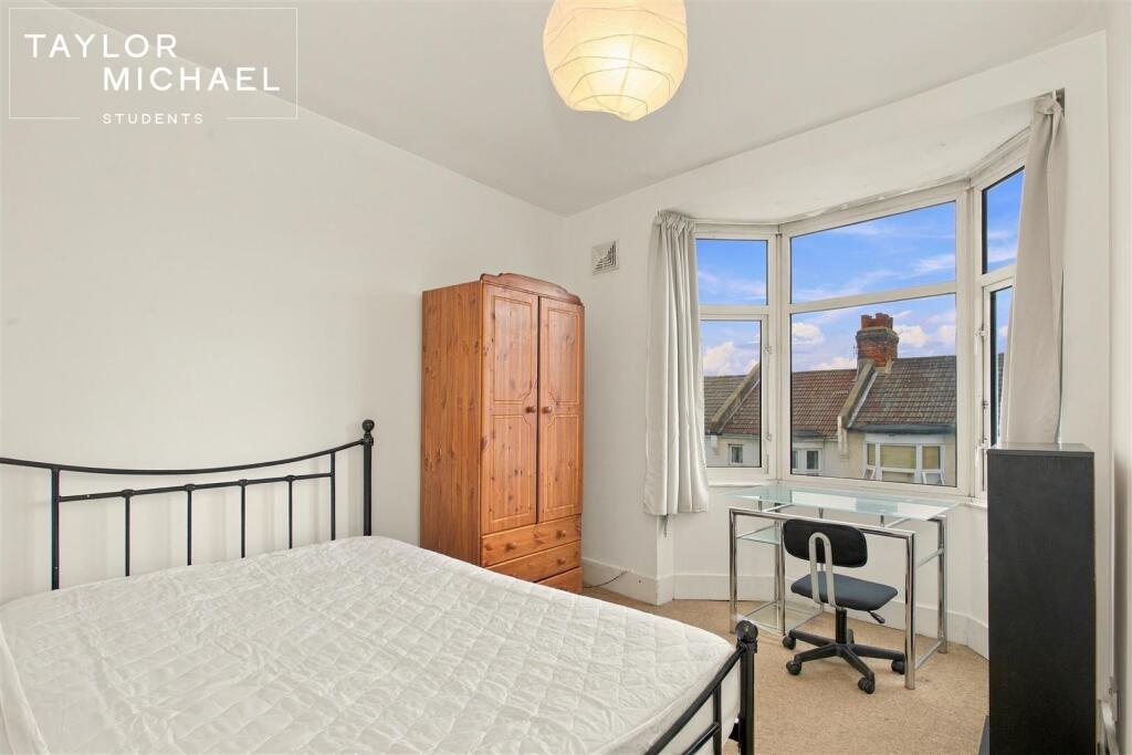 6 bedroom terraced house for rent