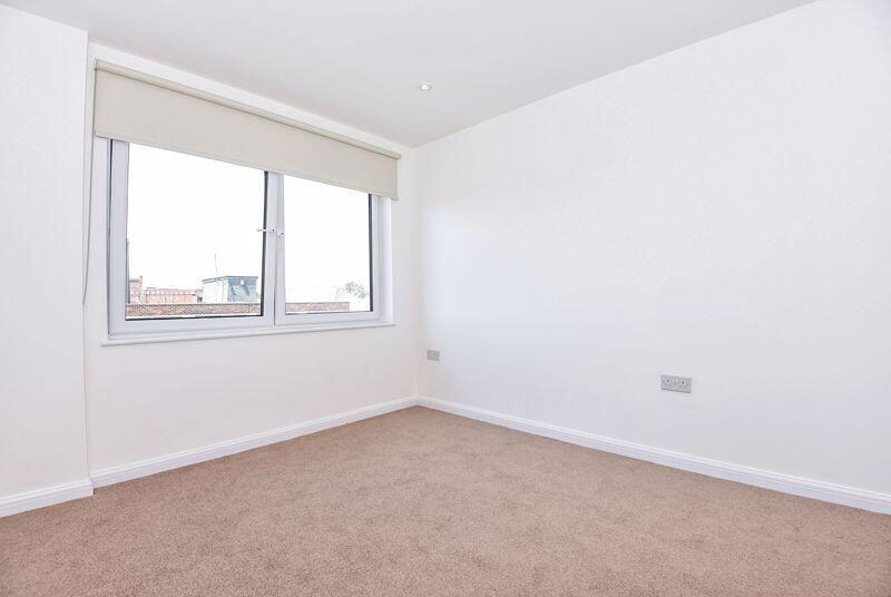 Apartment in Slough - View 4