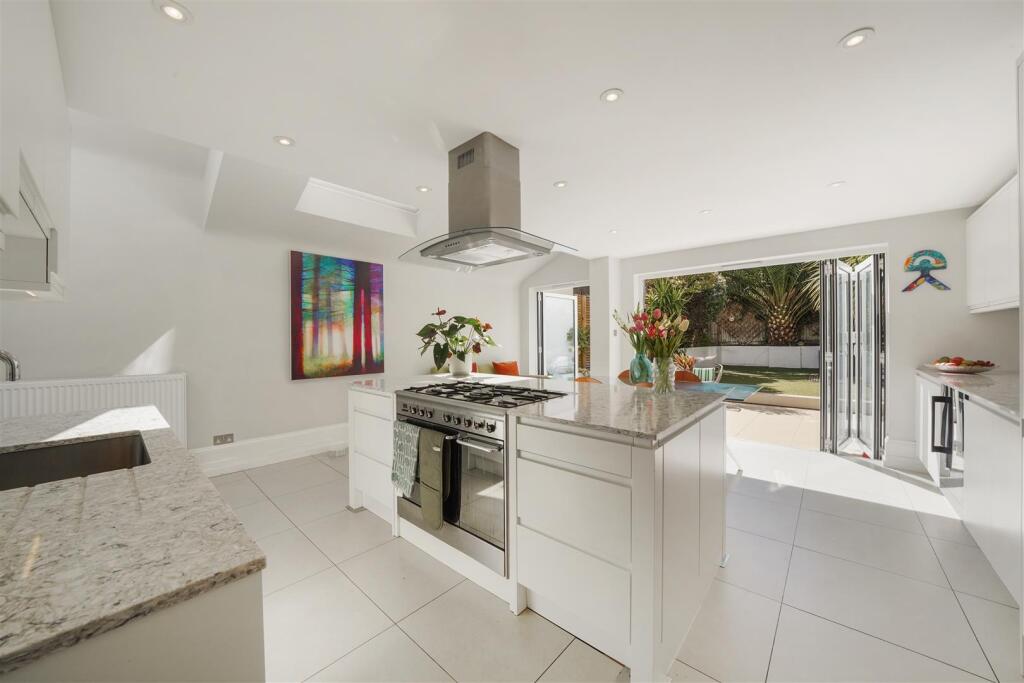 House in London - View 5