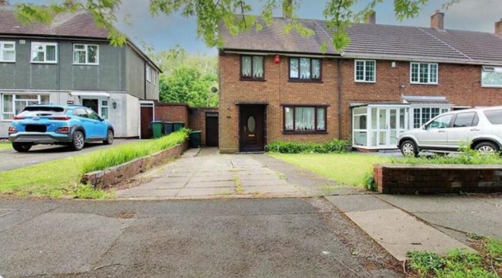 Main image of property: 101 Dunkirk Avenue, West Bromwich, West Midlands, B70 0EX