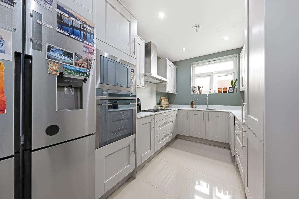 Apartment in London, London Borough of Bromley - View 3