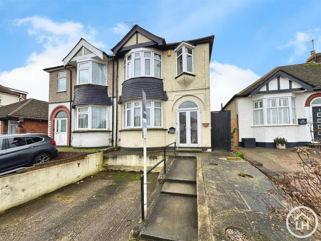 Main image of property: High Street, Rainham, Gillingham