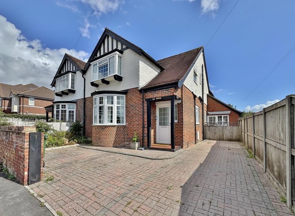 Main image of property: Grove Road, Fareham