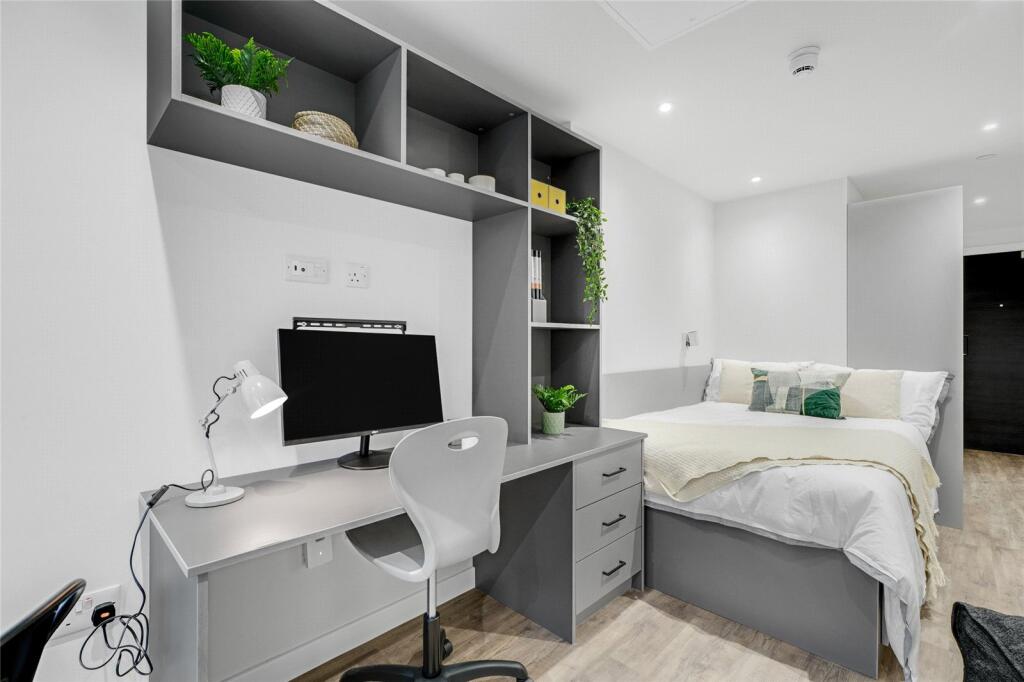 Main image of property: College Street, Northampton, West Northamptonshire, NN1