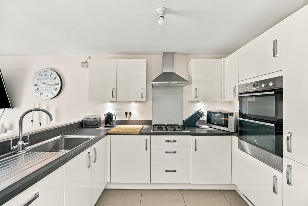 House in Milton Keynes, Fairfields - View 5