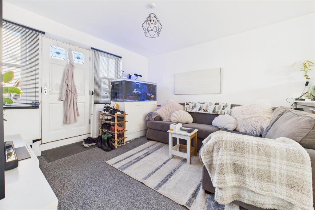 2 x 2 BED FLATS | £21,900 | TROWBRIDGE photo 4