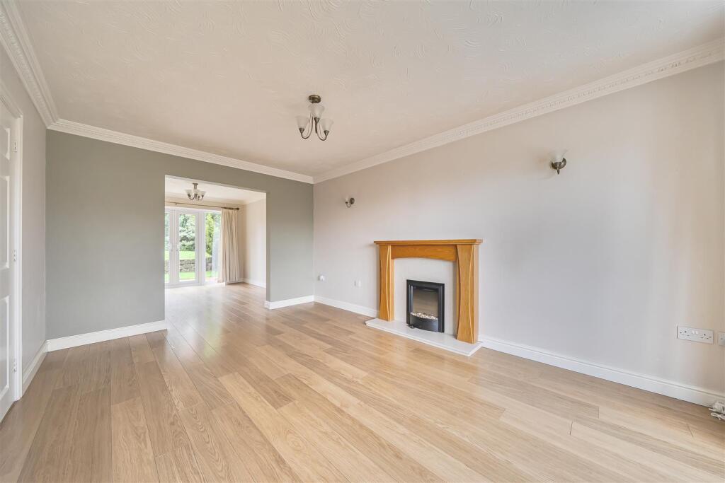 St. Annes Drive, Morda, Oswestry photo 4