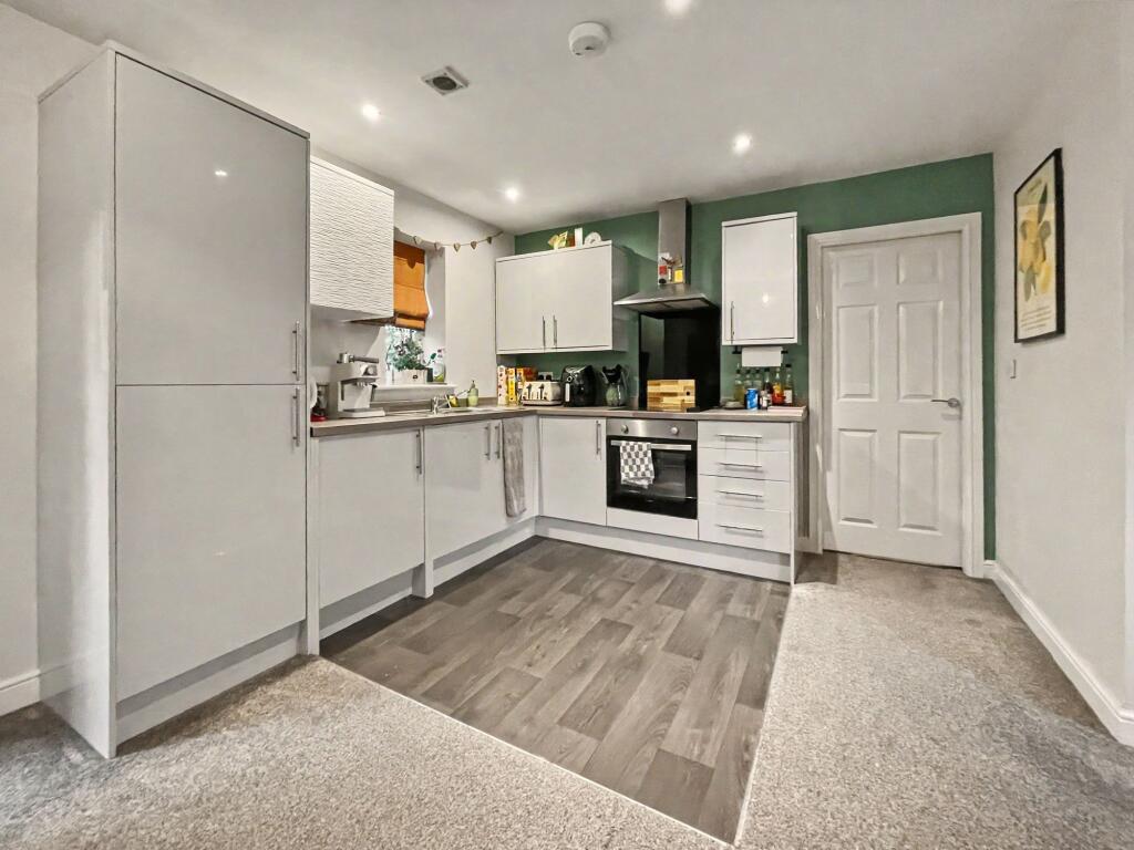 Apartment in Bury, Greater Manchester - View 4