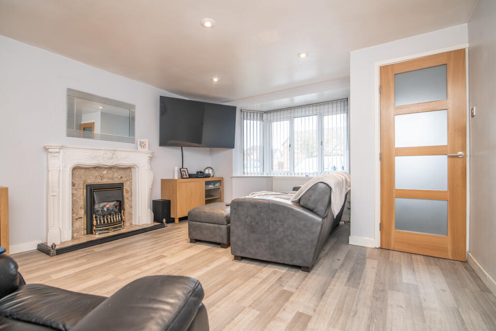 Hursey Drive, TIPTON, DY4 8TN photo 4