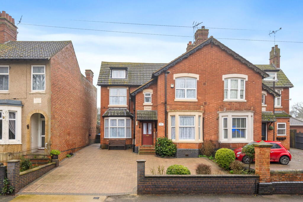 5-bed semi-detached on Park View, Kettering NN16, £450,000