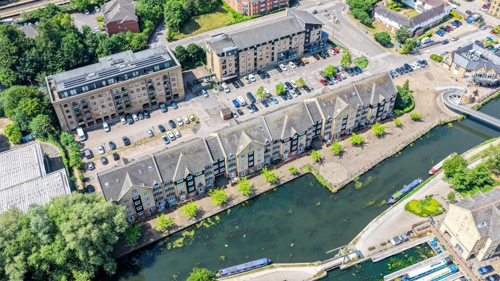 Main image of property: Longman Court, Stationers Place, Apsley, Hemel Hempstead, Hertfordshire, HP3 9RS