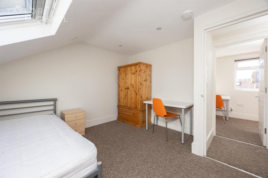 6 bedroom terraced house for rent