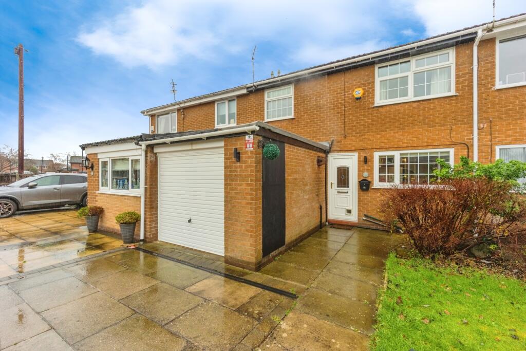 3-bed terraced on Elmwood, Sale, Greater Manchester, M33, £375,000