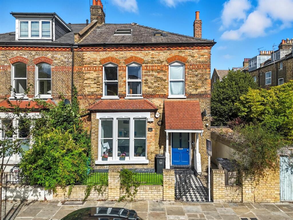 Main image of property: Finsbury Park Road, N4 2LA