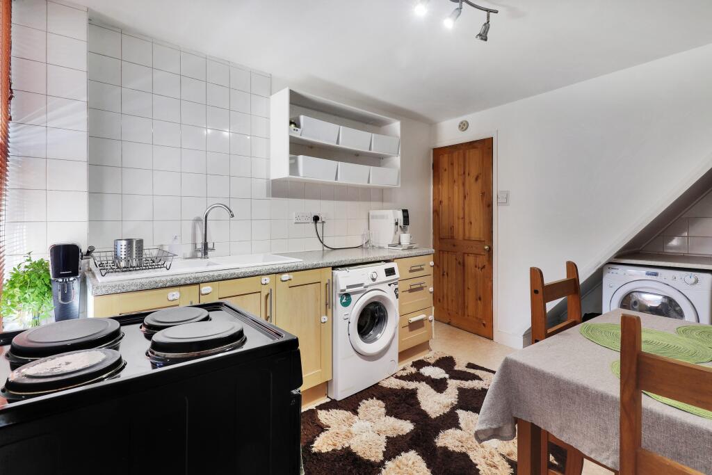 House in Tonbridge - More