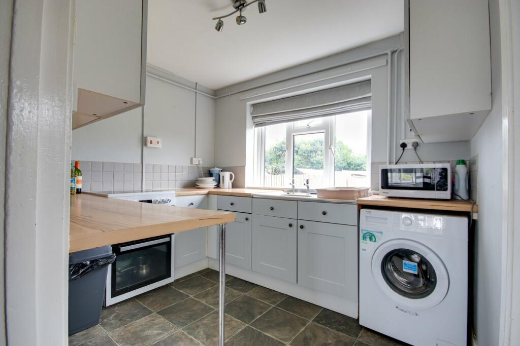  East End, Lymington, SO41 photo 4