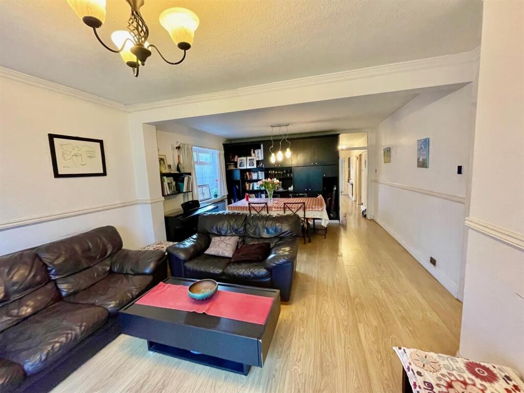 Park Drive, Potters Bar photo 2