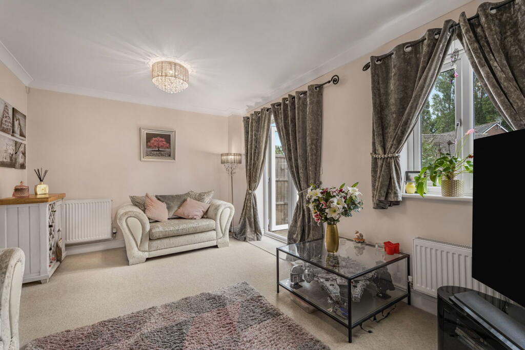 House in Gloucester - View 3