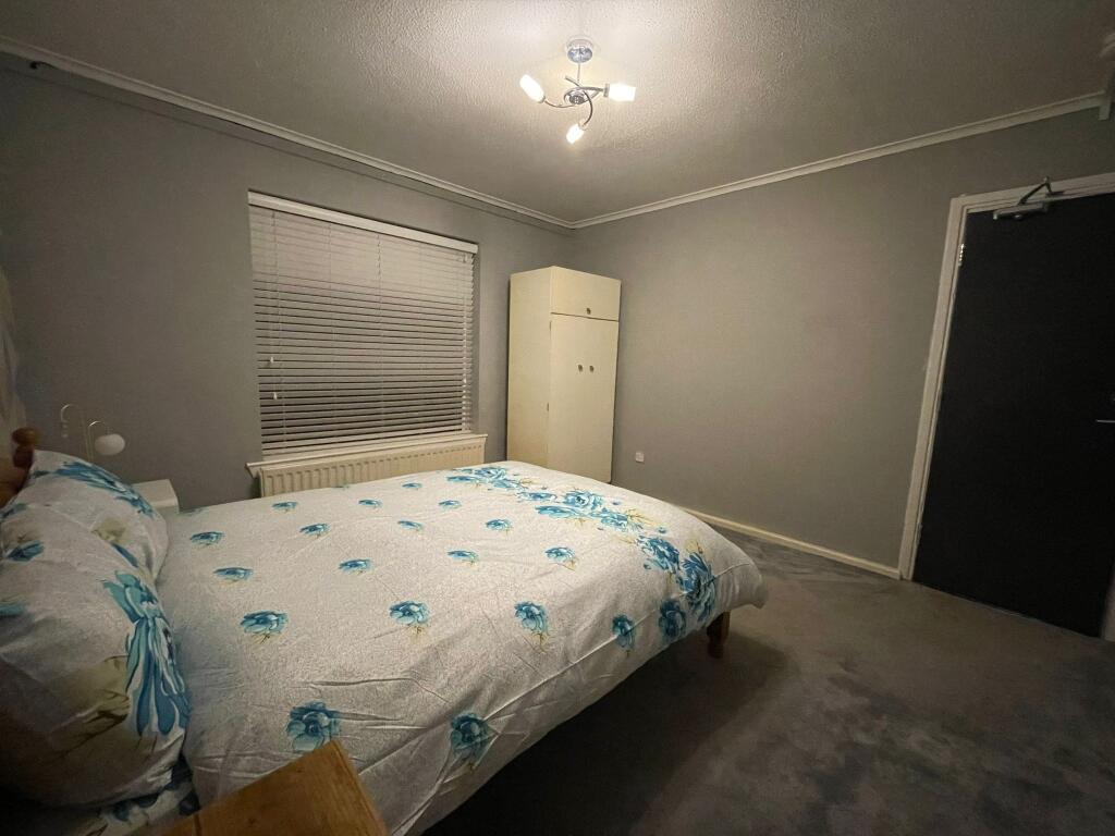 ROOM AVAILABLE ON Devon Rd, B45 0NP photo 2