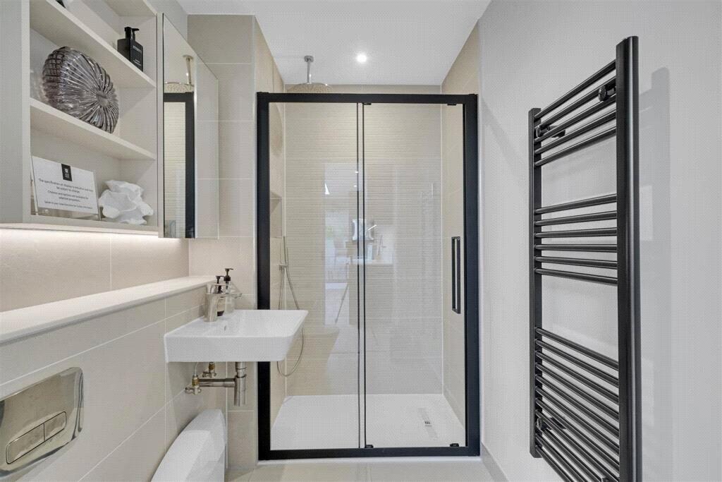 Apartment in Twickenham - View 4