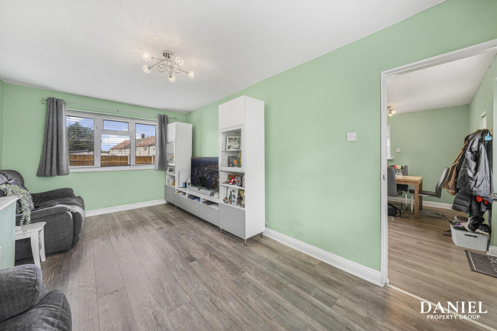 House in Basildon, Steeple View - View 5