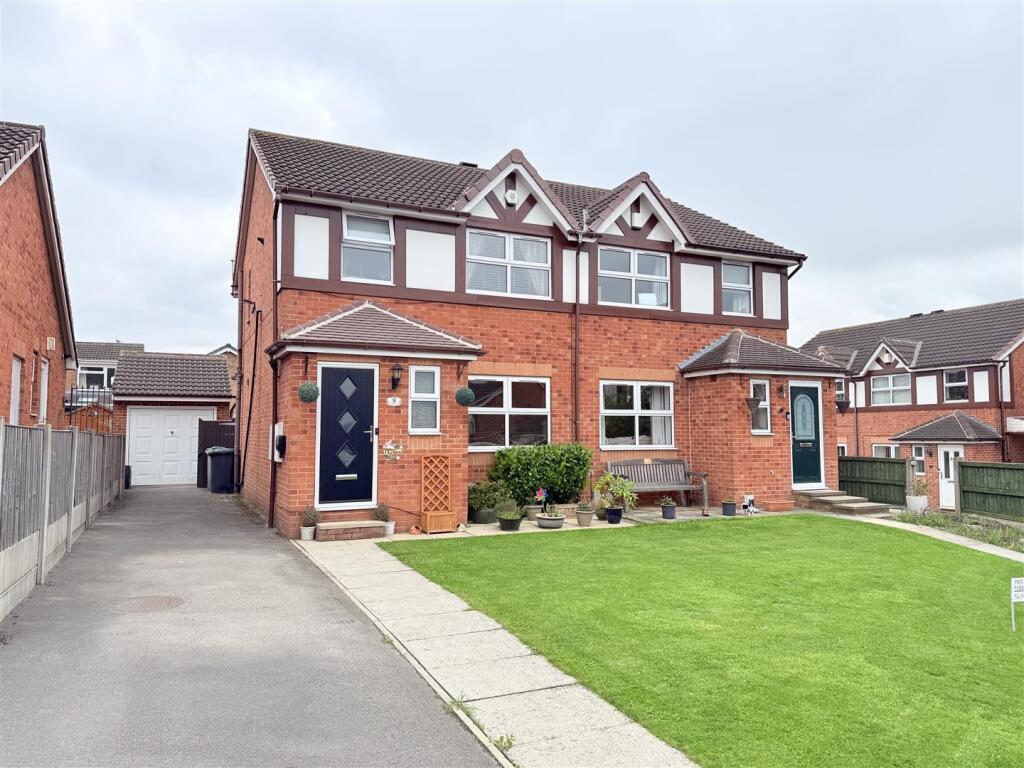 Main image of property: Kenilworth Close, Mirfield