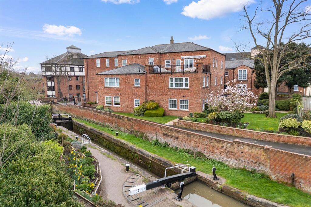Main image of property: Olivers Lock, Payton Street, Stratford-Upon-Avon