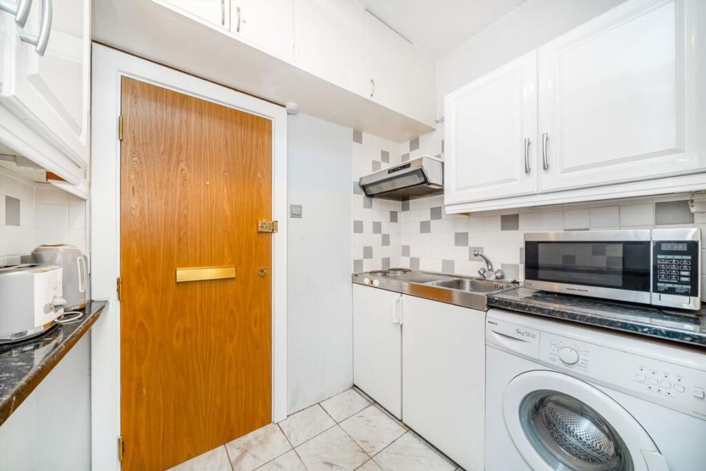 Apartment in London, St Pancras - View 4