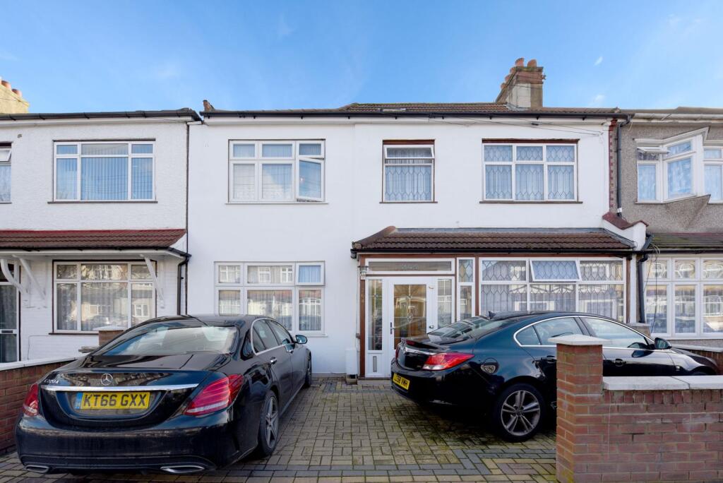 Main image of property: Apartment 1- 5 264 Hampton Road Ilford IG1 1PN