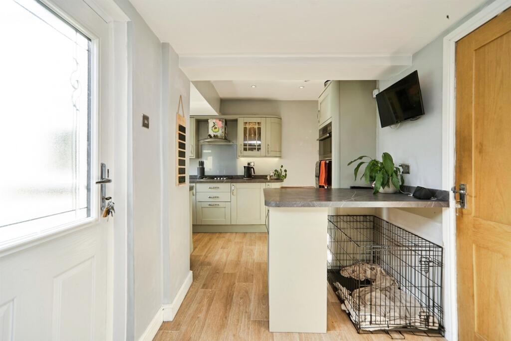 House in Leeds, West Yorkshire - View 5