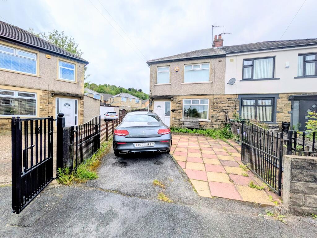 3-bed semi-detached on Southmere Avenue, Bradford, BD7, £175,000